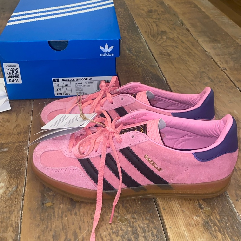 Adidas Pink Gazelles, Brand new